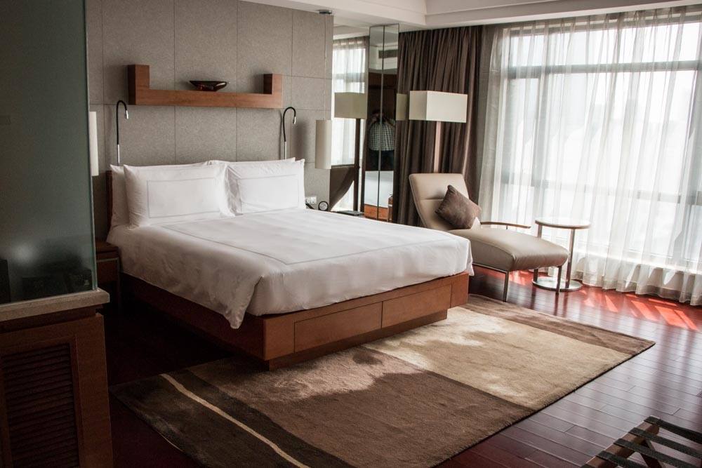 Pinnacle Suite Bedroom at the Swissotel Grand Shanghai 
