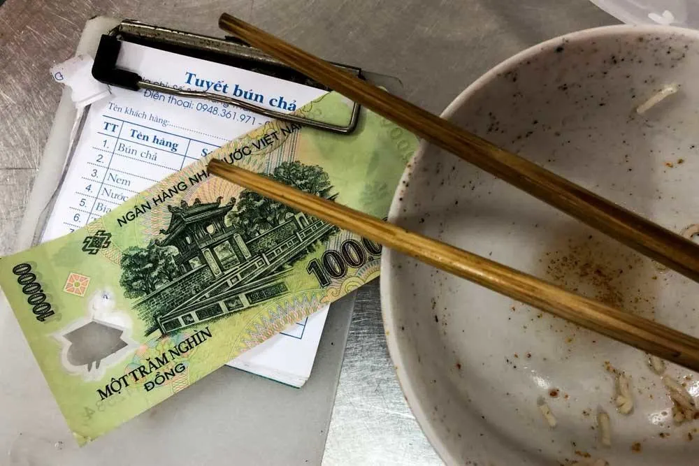 Vietnamese Food and Money