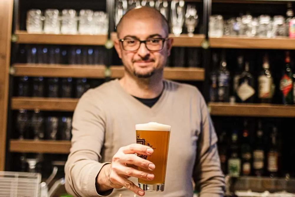 Bartender at Over 18 Beer House in Modena