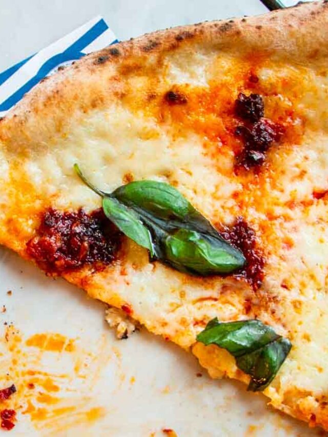 Naples Pizza Guide – 11 Pizzerias Not to Miss Story