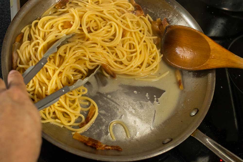Spaghetti alla Gricia in a Pan