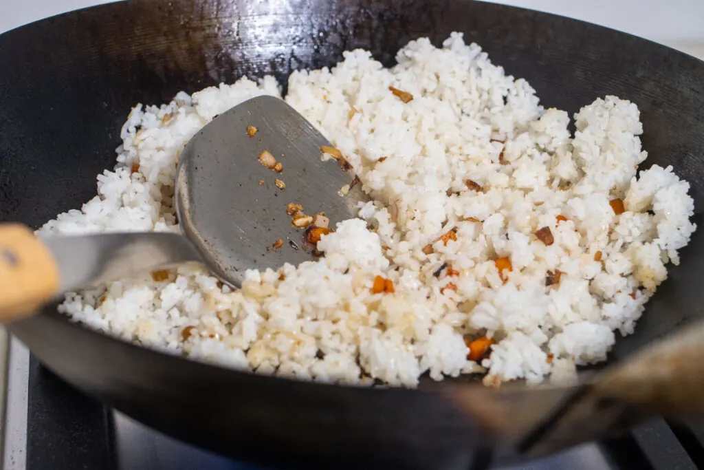 Stirring Rice into Yangzhou Rice