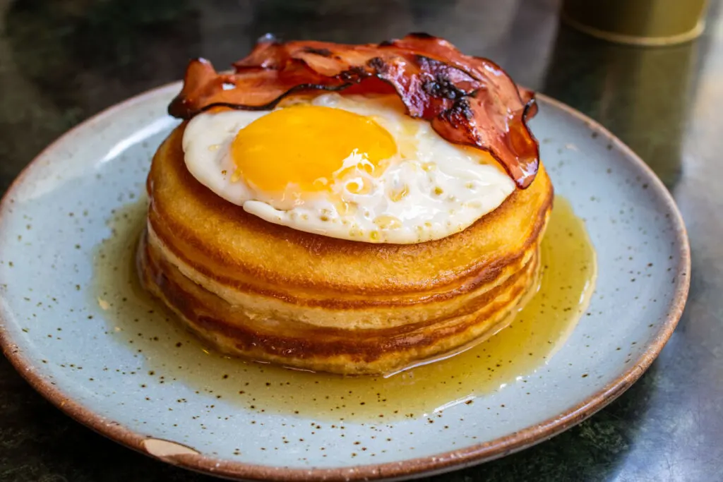 Pancake with Bacon and Eggs at Cotidiano in Lisbon