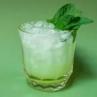 Absinthe Frappe with Green Background