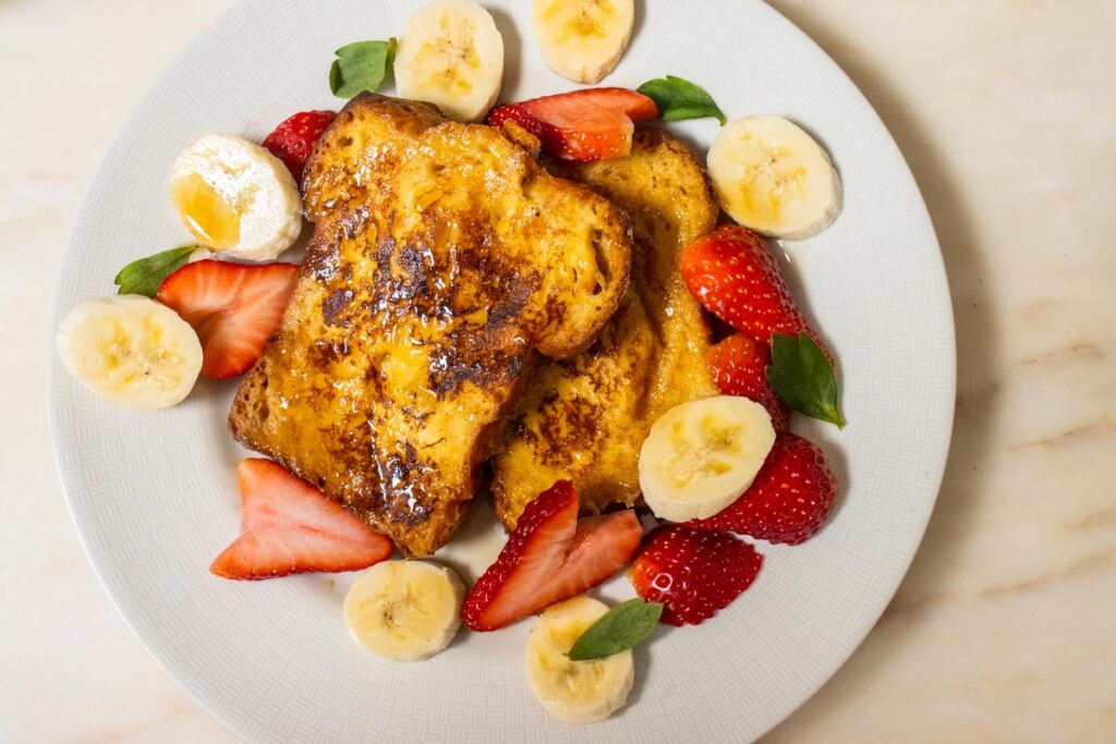 French toast with Strawberries and Bananas