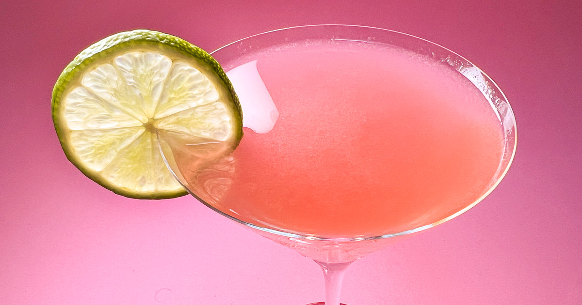 Cosmopolitan Cocktail Recipe | 2foodtrippers