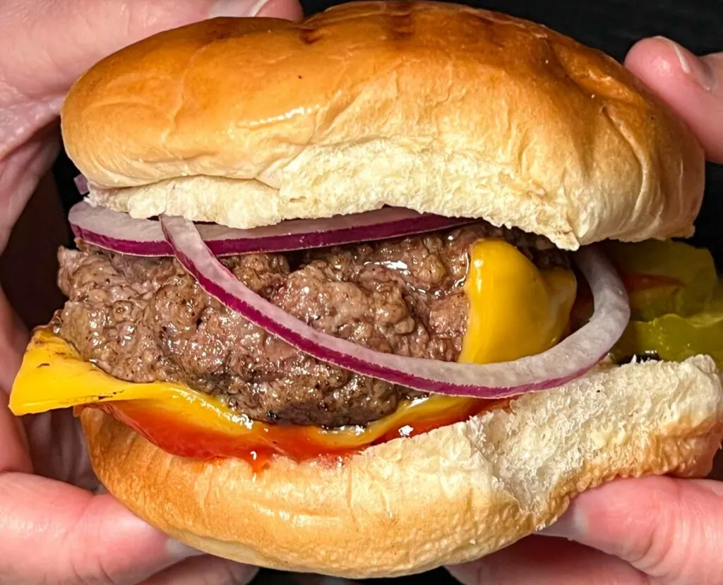 Cheeseburger at JG Melon in NYC