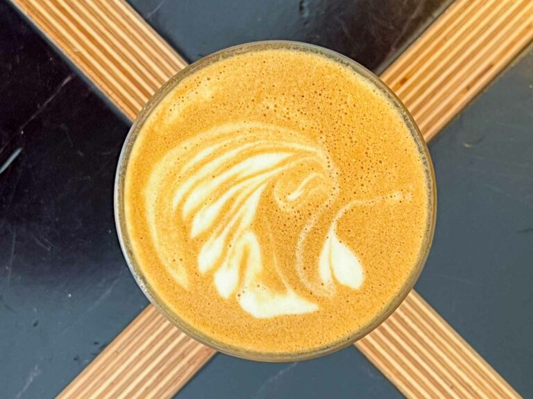 Flat White at Dos Mundos in Prague