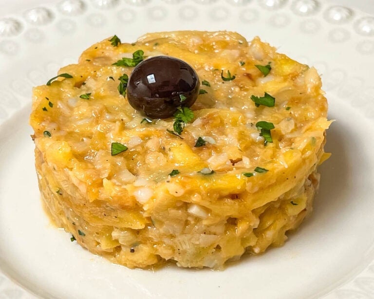 Bacalhau a Bras on a plate