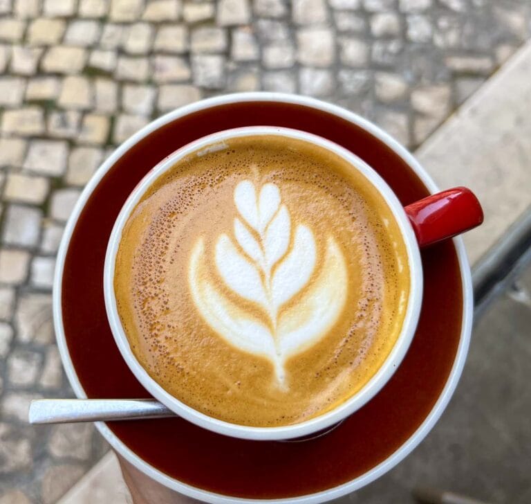 Flat White at The Folks in Lisbon